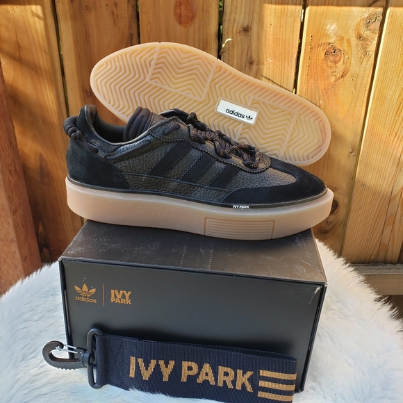 IVY PARK Shoes - IVY PARK X Women's Adidas Originals SUPER SLEEK 72 'BLACK GUM' Sneaker Shoes